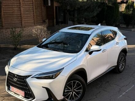 Білий Лексус НХ, об'ємом двигуна 2.49 л та пробігом 22 тис. км за 45999 $, фото 1 на Automoto.ua
