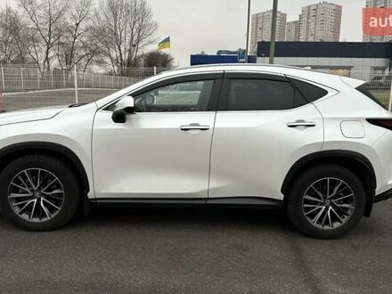 Белый Лексус НХ, объемом двигателя 2.49 л и пробегом 54 тыс. км за 56000 $, фото 1 на Automoto.ua