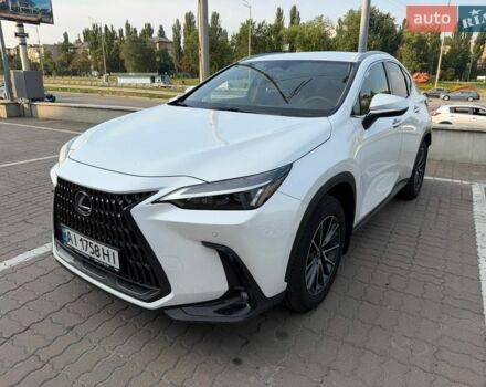 Белый Лексус НХ, объемом двигателя 2.49 л и пробегом 9 тыс. км за 62500 $, фото 1 на Automoto.ua