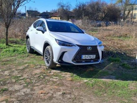 Білий Лексус НХ, об'ємом двигуна 2.5 л та пробігом 8 тис. км за 49900 $, фото 1 на Automoto.ua