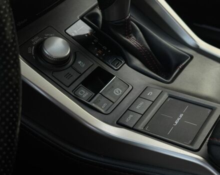 Бежевый Лексус НХ, объемом двигателя 2 л и пробегом 178 тыс. км за 21900 $, фото 8 на Automoto.ua