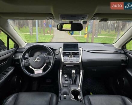 Черный Лексус НХ, объемом двигателя 2 л и пробегом 111 тыс. км за 21500 $, фото 12 на Automoto.ua