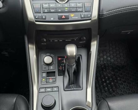 Черный Лексус НХ, объемом двигателя 2 л и пробегом 111 тыс. км за 21500 $, фото 13 на Automoto.ua