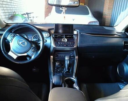 Чорний Лексус НХ, об'ємом двигуна 2 л та пробігом 125 тис. км за 20800 $, фото 1 на Automoto.ua