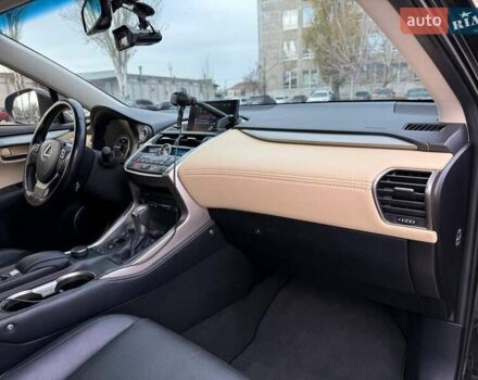 Черный Лексус НХ, объемом двигателя 2.49 л и пробегом 150 тыс. км за 27400 $, фото 11 на Automoto.ua