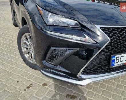 Чорний Лексус НХ, об'ємом двигуна 2 л та пробігом 107 тис. км за 21890 $, фото 1 на Automoto.ua