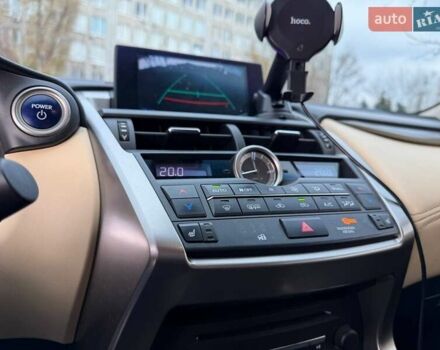 Черный Лексус НХ, объемом двигателя 2.49 л и пробегом 150 тыс. км за 27400 $, фото 17 на Automoto.ua