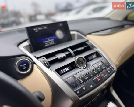 Черный Лексус НХ, объемом двигателя 2.5 л и пробегом 224 тыс. км за 24300 $, фото 14 на Automoto.ua