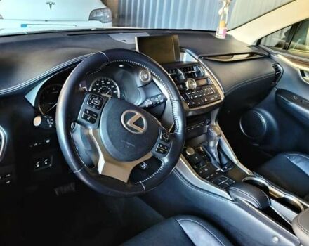 Чорний Лексус НХ, об'ємом двигуна 2 л та пробігом 125 тис. км за 20800 $, фото 5 на Automoto.ua