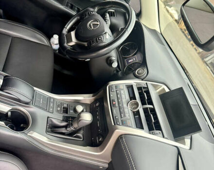 Чорний Лексус НХ, об'ємом двигуна 2 л та пробігом 106 тис. км за 22999 $, фото 28 на Automoto.ua