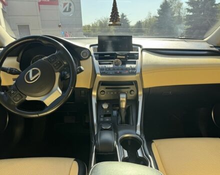 Чорний Лексус НХ, об'ємом двигуна 2 л та пробігом 123 тис. км за 18800 $, фото 5 на Automoto.ua