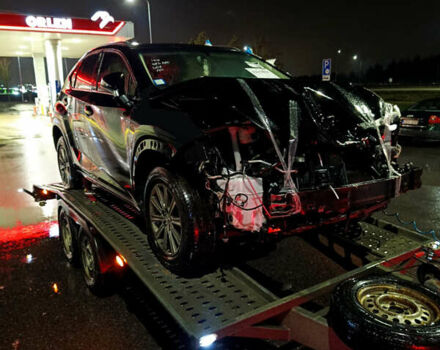 Чорний Лексус НХ, об'ємом двигуна 2 л та пробігом 160 тис. км за 14900 $, фото 1 на Automoto.ua