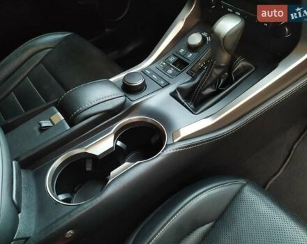 Лексус НХ 2017 в Киеве на Automoto.ua Черный Лексус НХ, объемом двигателя 2.49 л и пробегом 190 тыс. км за 25500 $, фото 25 на Automoto.ua
