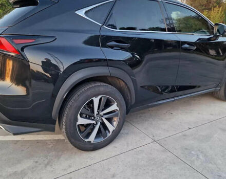 Чорний Лексус НХ, об'ємом двигуна 2 л та пробігом 62 тис. км за 25000 $, фото 5 на Automoto.ua