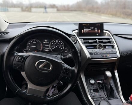 Черный Лексус НХ, объемом двигателя 1.9 л и пробегом 179 тыс. км за 25000 $, фото 15 на Automoto.ua