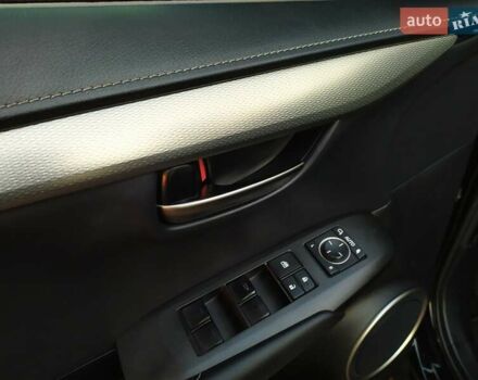 Лексус НХ 2017 в Киеве на Automoto.ua Черный Лексус НХ, объемом двигателя 2.49 л и пробегом 190 тыс. км за 25500 $, фото 18 на Automoto.ua