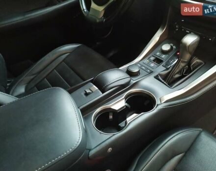Лексус НХ 2017 в Киеве на Automoto.ua Черный Лексус НХ, объемом двигателя 2.49 л и пробегом 190 тыс. км за 25500 $, фото 26 на Automoto.ua