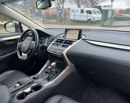 Черный Лексус НХ, объемом двигателя 2.5 л и пробегом 161 тыс. км за 29500 $, фото 3 на Automoto.ua