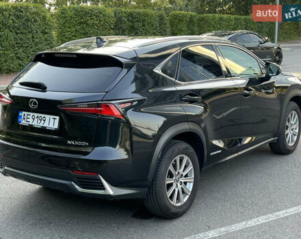 Чорний Лексус НХ, об'ємом двигуна 2.49 л та пробігом 180 тис. км за 25000 $, фото 3 на Automoto.ua