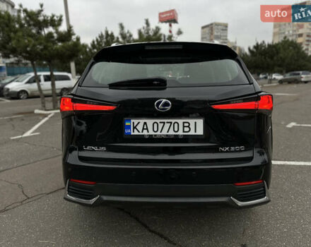 Черный Лексус НХ, объемом двигателя 2 л и пробегом 138 тыс. км за 23999 $, фото 4 на Automoto.ua