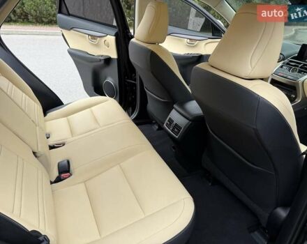 Черный Лексус НХ, объемом двигателя 2 л и пробегом 68 тыс. км за 28700 $, фото 38 на Automoto.ua