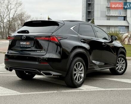 Черный Лексус НХ, объемом двигателя 2 л и пробегом 68 тыс. км за 28700 $, фото 17 на Automoto.ua