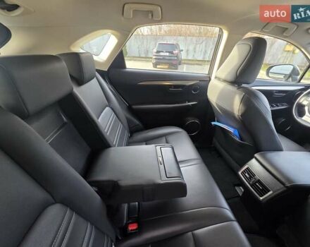 Черный Лексус НХ, объемом двигателя 2.49 л и пробегом 150 тыс. км за 31750 $, фото 55 на Automoto.ua