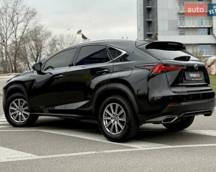 Черный Лексус НХ, объемом двигателя 2 л и пробегом 68 тыс. км за 28700 $, фото 9 на Automoto.ua