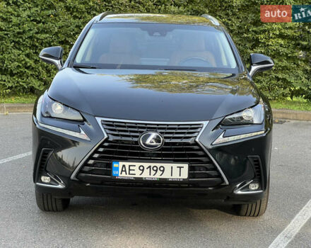 Чорний Лексус НХ, об'ємом двигуна 2.49 л та пробігом 180 тис. км за 25000 $, фото 1 на Automoto.ua