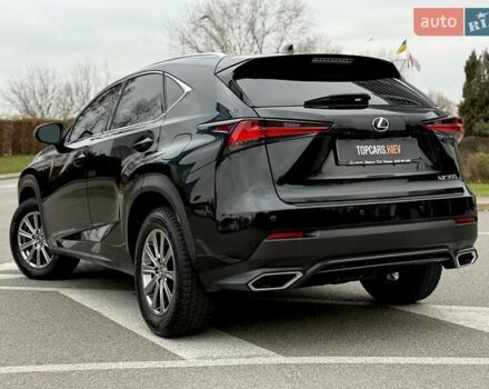 Черный Лексус НХ, объемом двигателя 2 л и пробегом 68 тыс. км за 28700 $, фото 12 на Automoto.ua