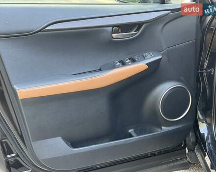 Чорний Лексус НХ, об'ємом двигуна 2.49 л та пробігом 180 тис. км за 25000 $, фото 7 на Automoto.ua