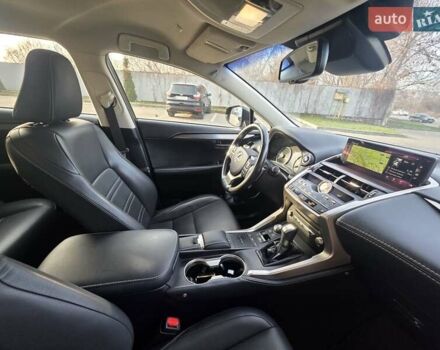 Черный Лексус НХ, объемом двигателя 2.49 л и пробегом 150 тыс. км за 31750 $, фото 44 на Automoto.ua