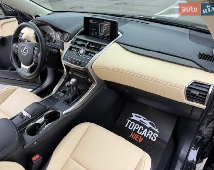 Черный Лексус НХ, объемом двигателя 2 л и пробегом 68 тыс. км за 28700 $, фото 34 на Automoto.ua