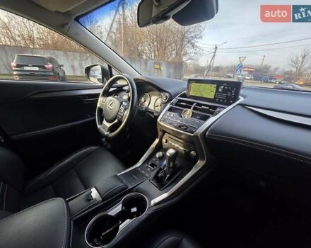 Черный Лексус НХ, объемом двигателя 2.49 л и пробегом 150 тыс. км за 31750 $, фото 43 на Automoto.ua