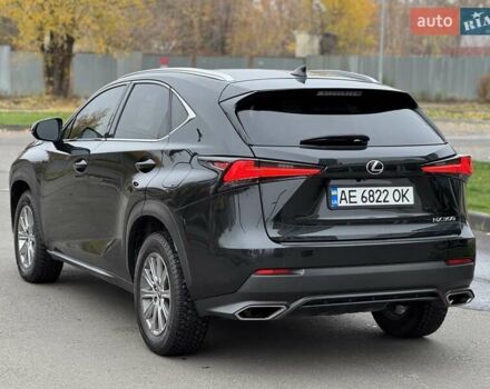 Чорний Лексус НХ, об'ємом двигуна 2 л та пробігом 33 тис. км за 25500 $, фото 2 на Automoto.ua