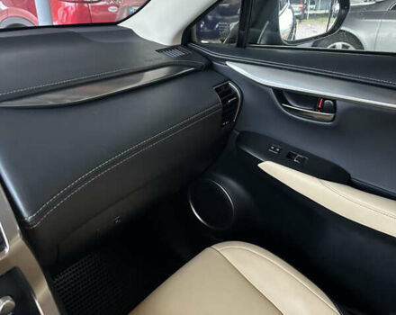 Чорний Лексус НХ, об'ємом двигуна 2.49 л та пробігом 23 тис. км за 40000 $, фото 5 на Automoto.ua