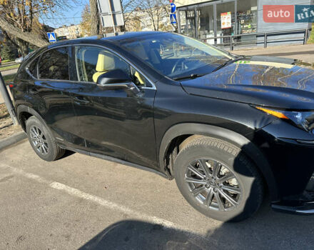 Чорний Лексус НХ, об'ємом двигуна 2.49 л та пробігом 23 тис. км за 40000 $, фото 1 на Automoto.ua