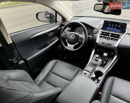 Чорний Лексус НХ, об'ємом двигуна 2 л та пробігом 33 тис. км за 25500 $, фото 18 на Automoto.ua