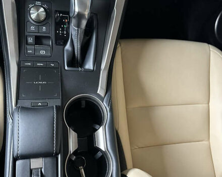 Чорний Лексус НХ, об'ємом двигуна 2.49 л та пробігом 23 тис. км за 40000 $, фото 7 на Automoto.ua