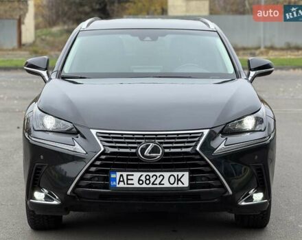 Чорний Лексус НХ, об'ємом двигуна 2 л та пробігом 33 тис. км за 25500 $, фото 4 на Automoto.ua