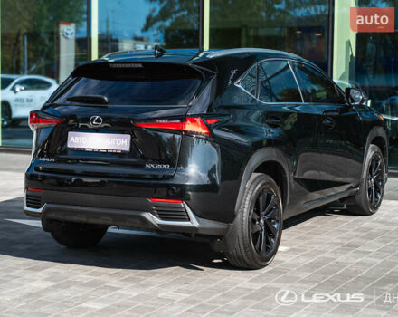 Лексус НХ 2020 у Дніпро (Дніпропетровську) на Automoto.ua Чорний Лексус НХ, об'ємом двигуна 1.99 л та пробігом 99 тис. км за 31200 $, фото 8 на Automoto.ua