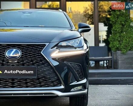 Чорний Лексус НХ, об'ємом двигуна 2.49 л та пробігом 54 тис. км за 39900 $, фото 2 на Automoto.ua