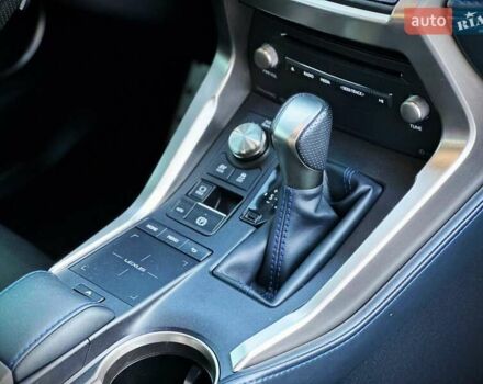 Чорний Лексус НХ, об'ємом двигуна 2.49 л та пробігом 54 тис. км за 39900 $, фото 34 на Automoto.ua