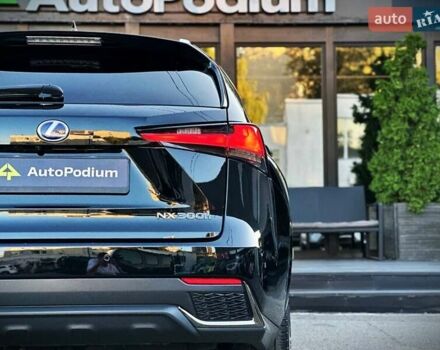 Лексус НХ 2020 у Києві на Automoto.ua Чорний Лексус НХ, об'ємом двигуна 2.49 л та пробігом 54 тис. км за 39900 $, фото 13 на Automoto.ua