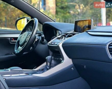 Чорний Лексус НХ, об'ємом двигуна 2.49 л та пробігом 54 тис. км за 39900 $, фото 33 на Automoto.ua