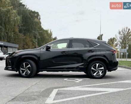 Черный Лексус НХ, объемом двигателя 2.49 л и пробегом 84 тыс. км за 39900 $, фото 2 на Automoto.ua