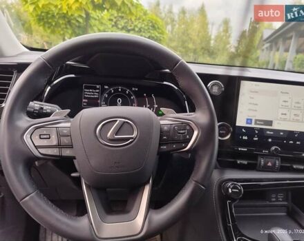 Чорний Лексус НХ, об'ємом двигуна 2.5 л та пробігом 31 тис. км за 37500 $, фото 18 на Automoto.ua