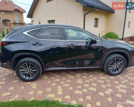 Чорний Лексус НХ, об'ємом двигуна 2.5 л та пробігом 31 тис. км за 37500 $, фото 6 на Automoto.ua