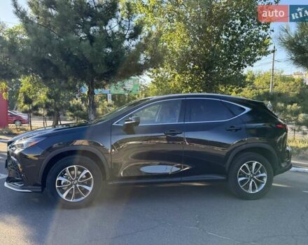 Черный Лексус НХ, объемом двигателя 2.49 л и пробегом 28 тыс. км за 47999 $, фото 3 на Automoto.ua