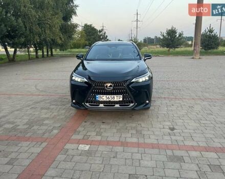 Черный Лексус НХ, объемом двигателя 2.49 л и пробегом 46 тыс. км за 59999 $, фото 2 на Automoto.ua
